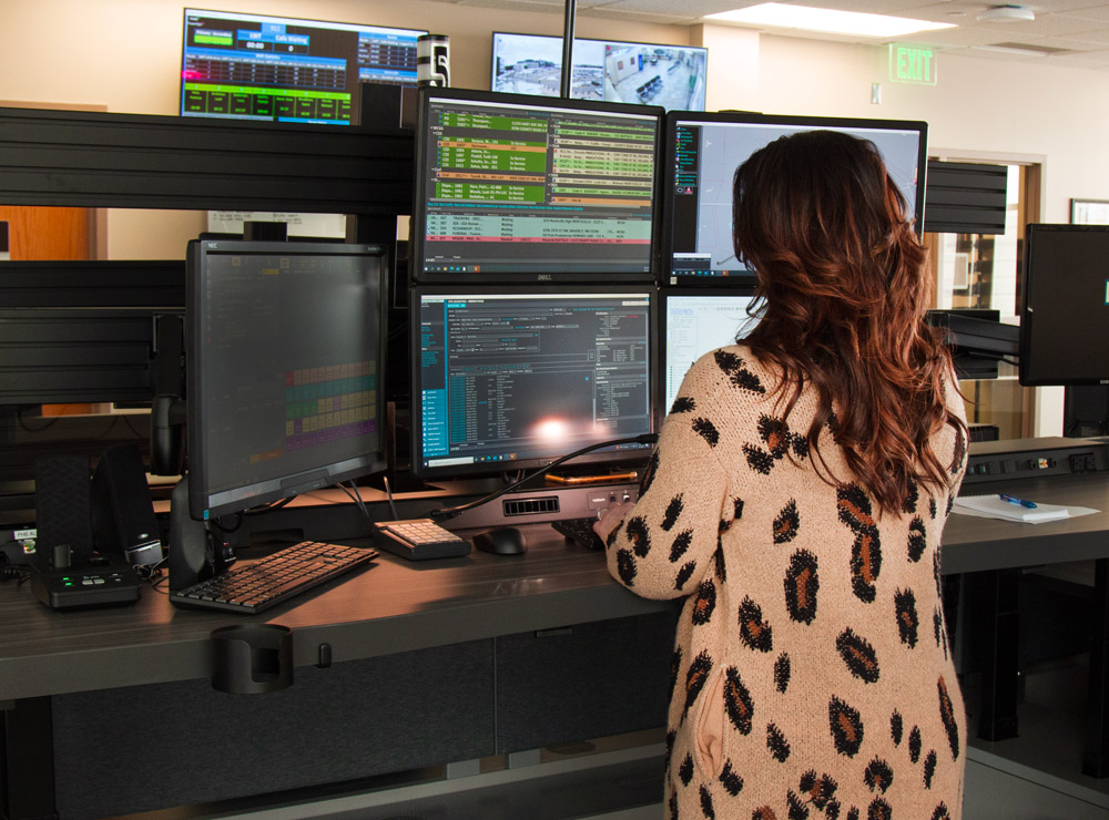 control-room-solution-for-dispatch-911-communication-centers