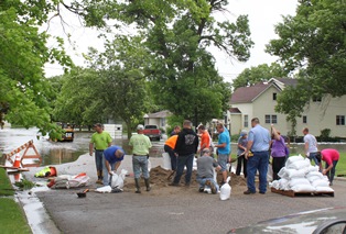 Residents preparing sandbags after flooding in Cottonwood County.